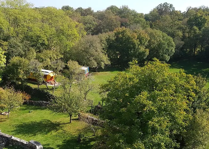 Bed & Breakfast Les Roulottes Du Lot