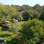 Bed and Breakfast Les Roulottes Du Lot
