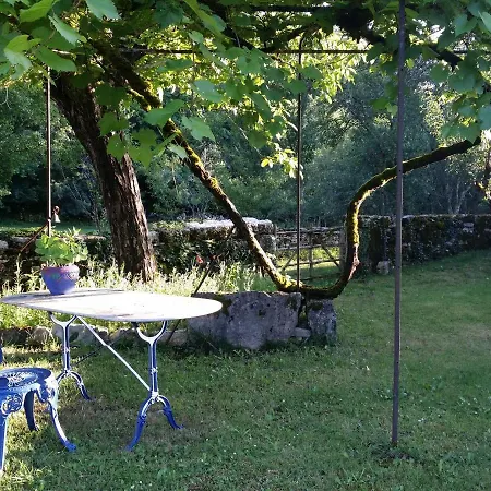 Les Roulottes Du Lot فندق مبيت وإفطار غرامات