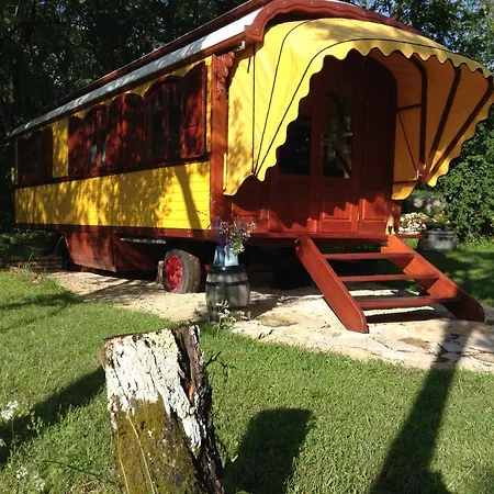 Les Roulottes Du Lot 3* غرامات