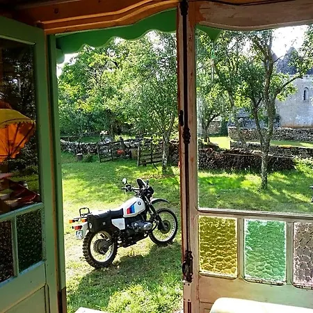 Les Roulottes Du Lot Bed & Breakfast Gramat