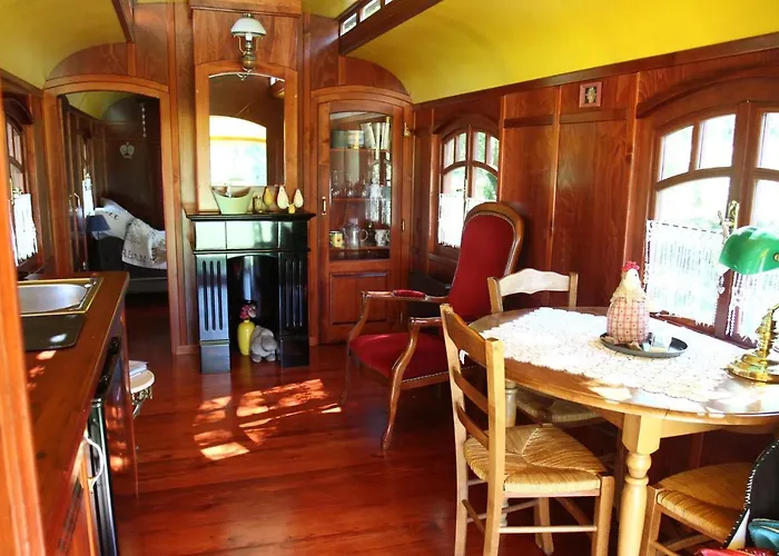 Les Roulottes Du Lot Nocleg ze śniadaniem Gramat