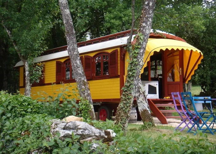 Les Roulottes Du Lot 3*